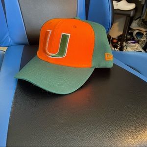 Curved Bull Miami Hurricanes Snapback